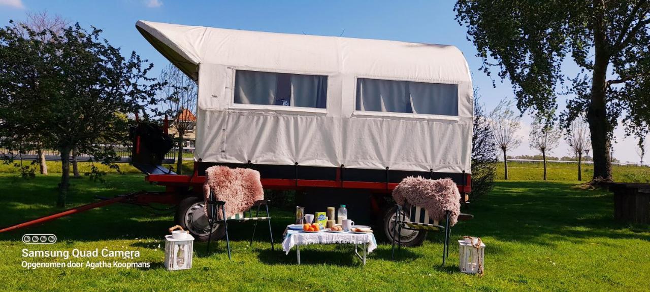 De Huifkar, Trekkershut Bij Sneek * Hommerts