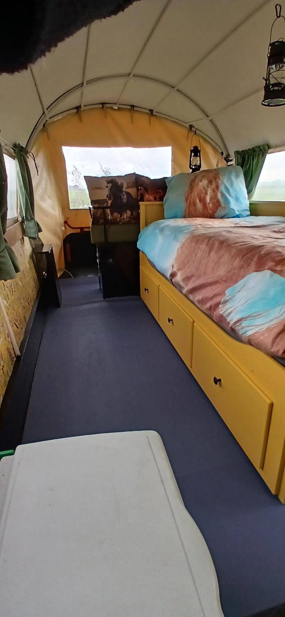 Luxury tent De Huifkar, Trekkershut Bij Sneek Hommerts