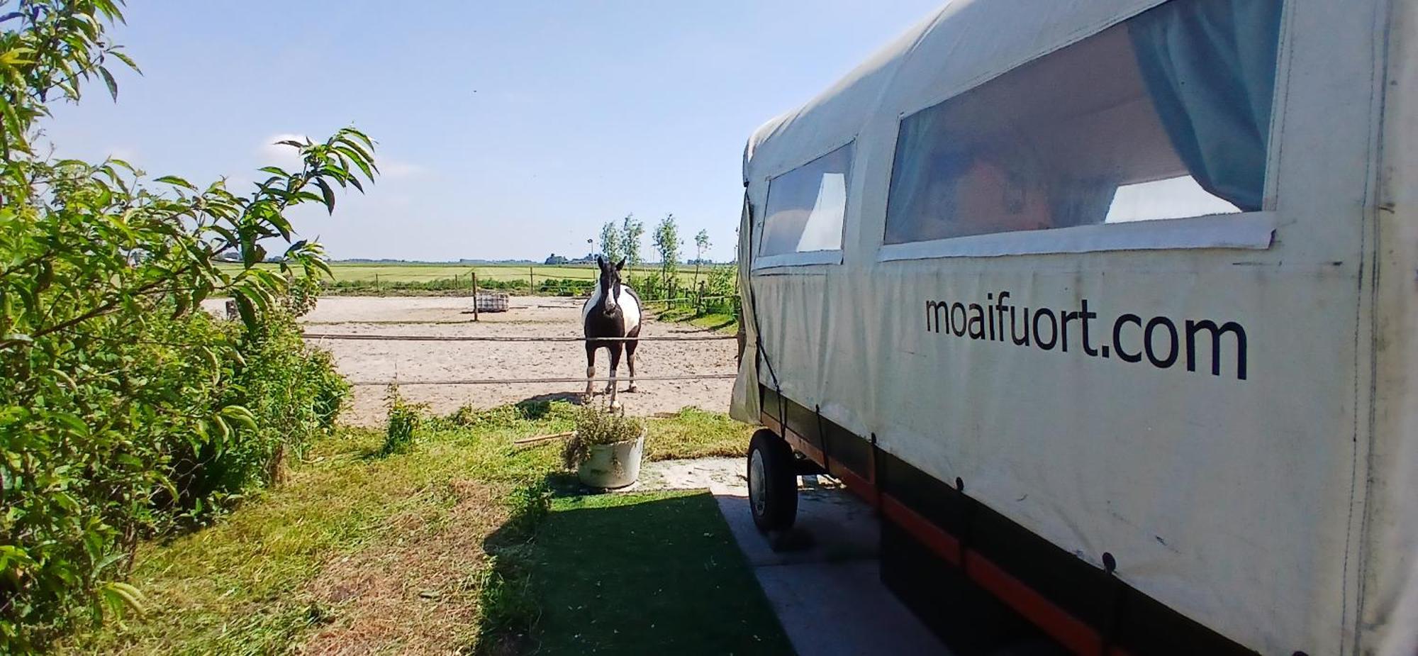 Luxury tent De Huifkar, Trekkershut Bij Sneek *